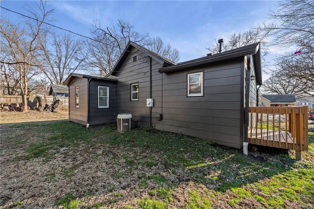 128 Logan Street, Leavenworth, KS 66048