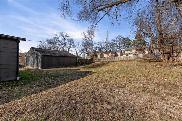 128 Logan Street, Leavenworth, KS 66048