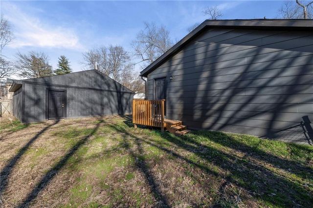 128 Logan Street, Leavenworth, KS 66048