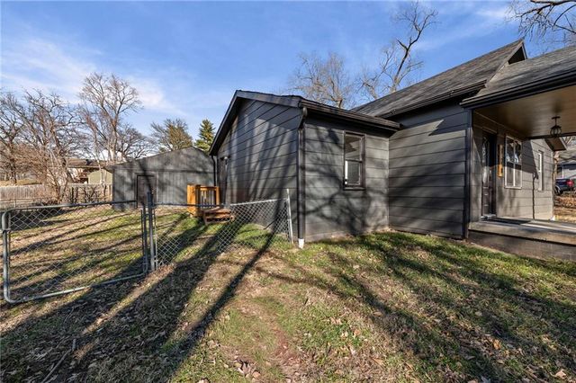 128 Logan Street, Leavenworth, KS 66048