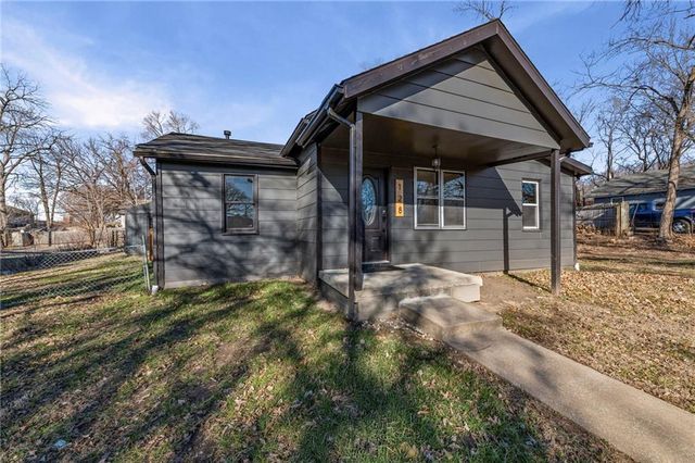 128 Logan Street, Leavenworth, KS 66048