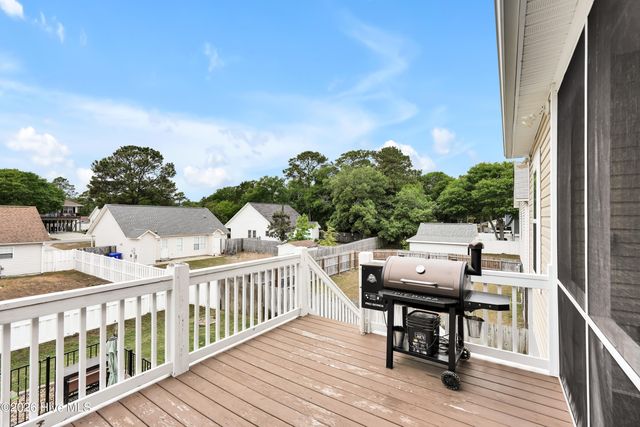 131 NE 15th Street, Oak Island, NC 28465