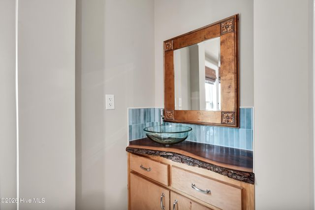 131 NE 15th Street, Oak Island, NC 28465