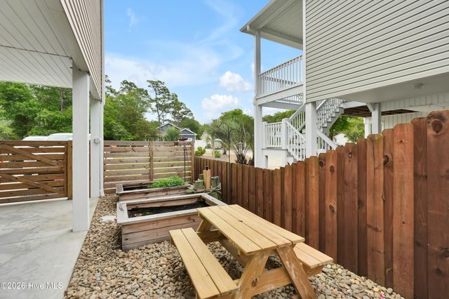 131 NE 15th Street, Oak Island, NC 28465