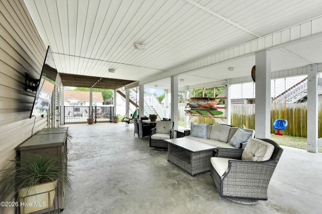 131 NE 15th Street, Oak Island, NC 28465