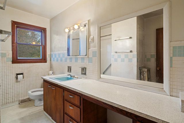 N1630 Hilltop DRIVE, Lake Geneva, WI 53147