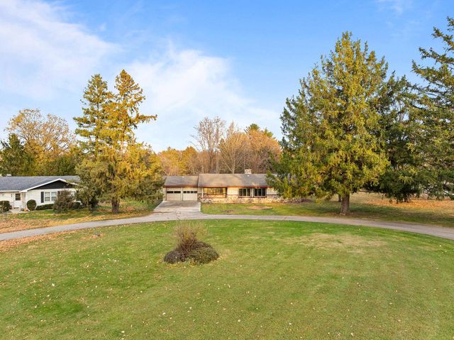 N1630 Hilltop DRIVE, Lake Geneva, WI 53147