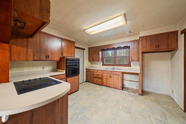 N1630 Hilltop DRIVE, Lake Geneva, WI 53147