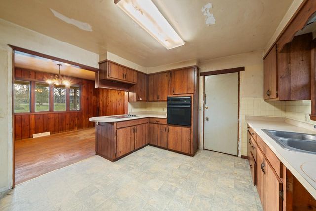 N1630 Hilltop DRIVE, Lake Geneva, WI 53147