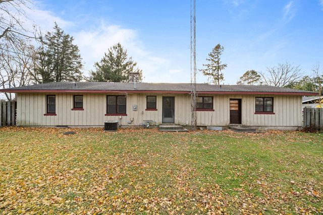 N1630 Hilltop DRIVE, Lake Geneva, WI 53147