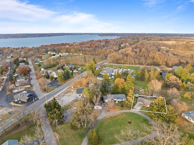 N1630 Hilltop DRIVE, Lake Geneva, WI 53147