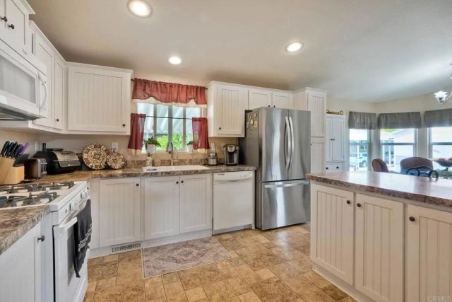 1001 S Hale Ave 2, Escondido, CA 92029