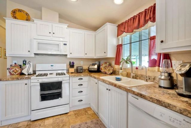 1001 S Hale Ave 2, Escondido, CA 92029