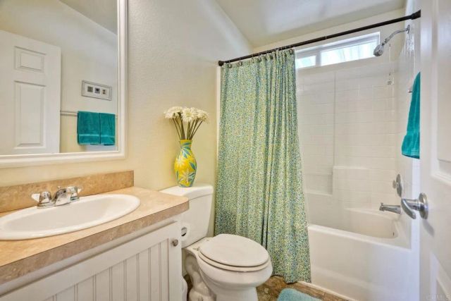 1001 S Hale Ave 2, Escondido, CA 92029