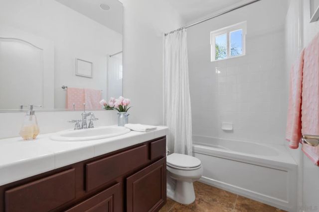 3935 SACRAMENTO DR, La Mesa, CA 91941