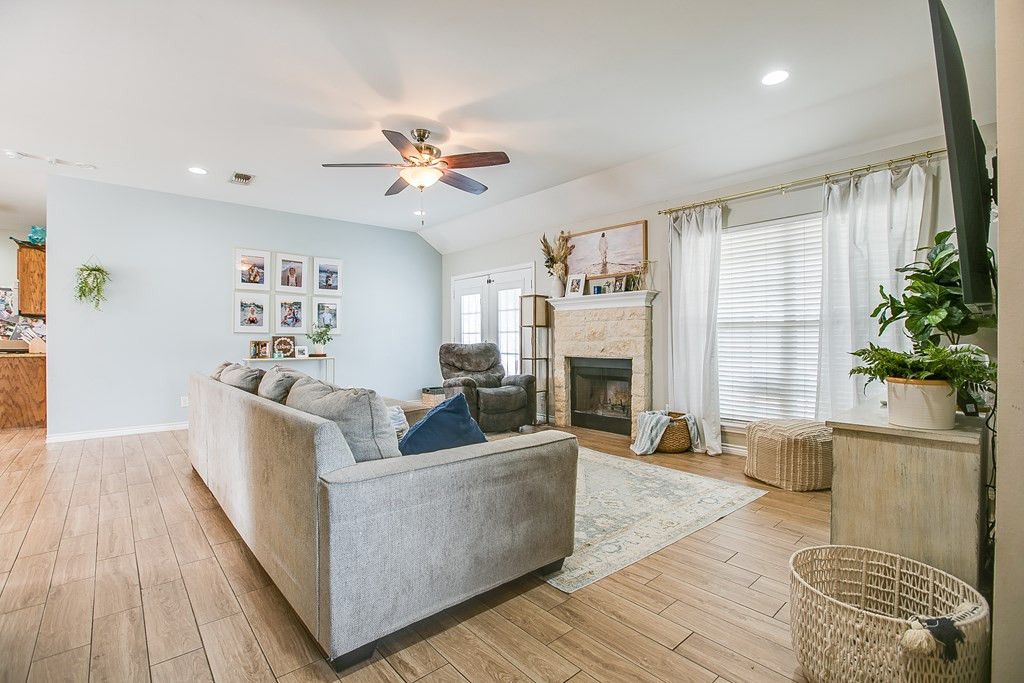 Image 3 of property listing at 701 Durham Court, San Angelo, TX 76901