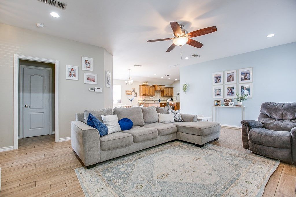 Image 6 of property listing at 701 Durham Court, San Angelo, TX 76901