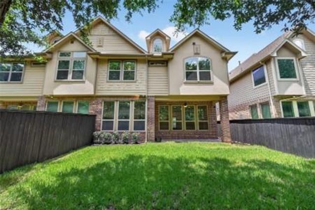 51 Banbury Court, Tomball, TX 77375