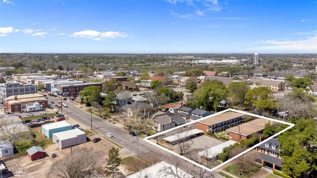 401 E Main St 8, Brenham, TX 77833