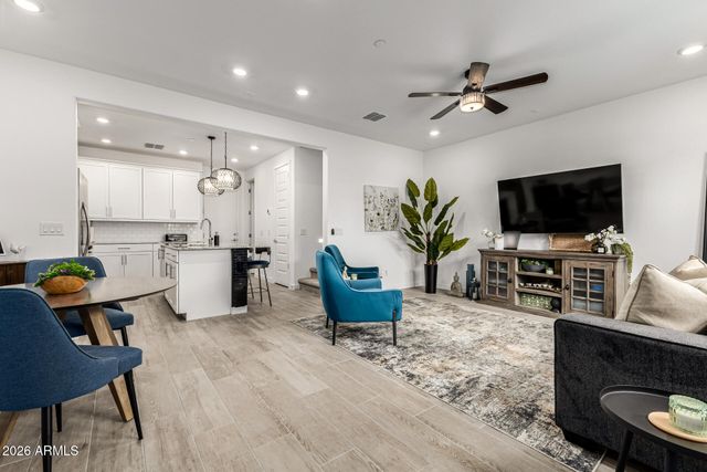 4077 S SABRINA Drive 121, Chandler, AZ 85248