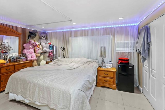 3080 SW 5th St, Miami, FL 33135