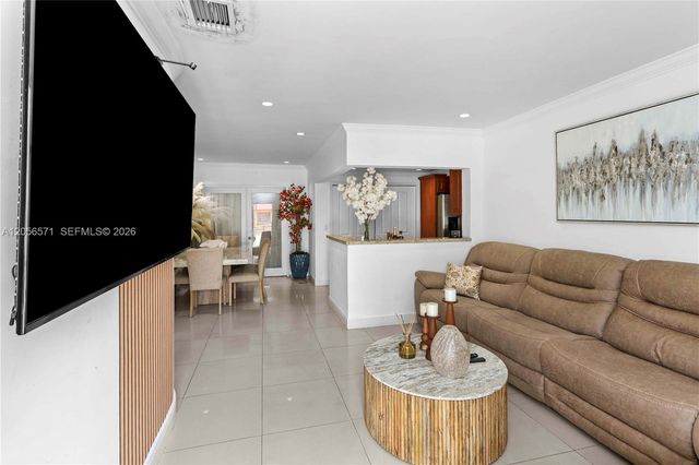 3080 SW 5th St, Miami, FL 33135