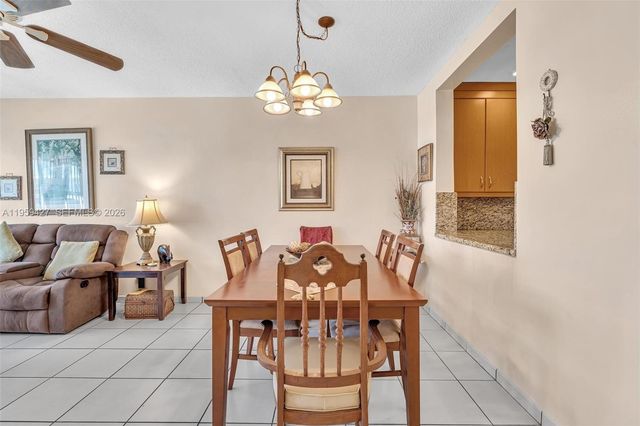 329 SE 3rd St 403T, Hallandale Beach, FL 33009