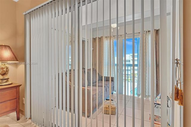 329 SE 3rd St 403T, Hallandale Beach, FL 33009