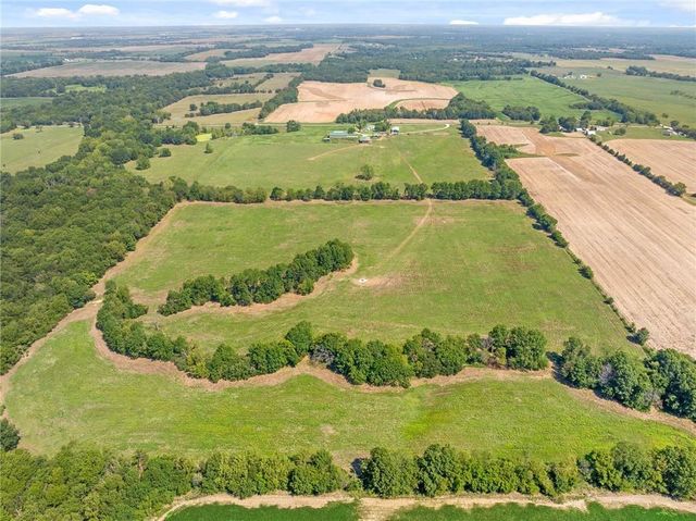 20886 E B HWY Highway, Sheldon, MO 64784