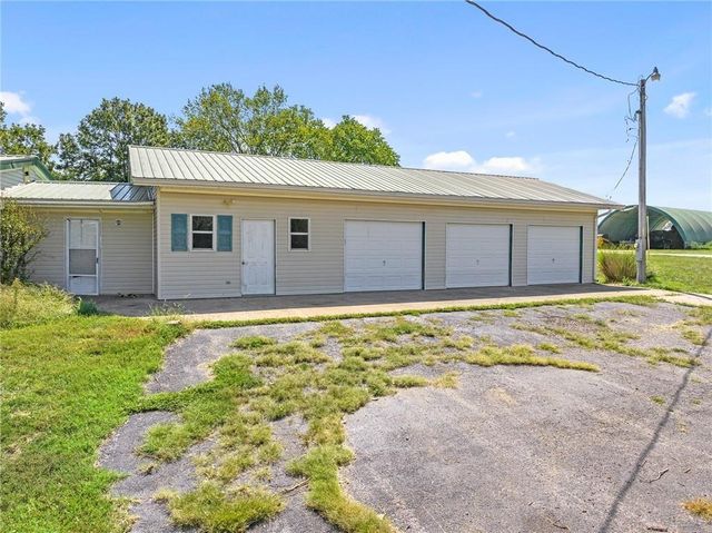 20886 E B HWY Highway, Sheldon, MO 64784