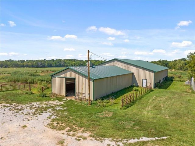 20886 E B HWY Highway, Sheldon, MO 64784