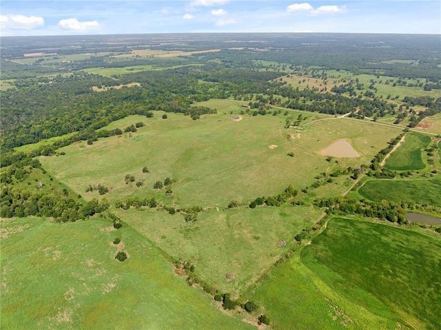 20886 E B HWY Highway, Sheldon, MO 64784