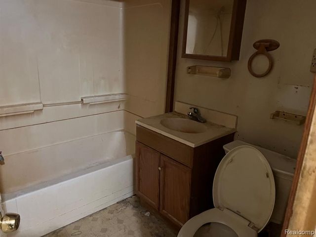 180 Fonda Drive, Columbiaville, MI 48421