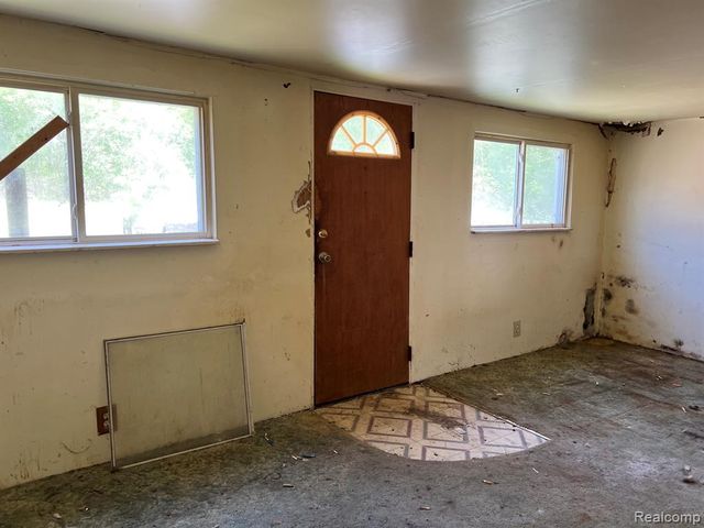 180 Fonda Drive, Columbiaville, MI 48421