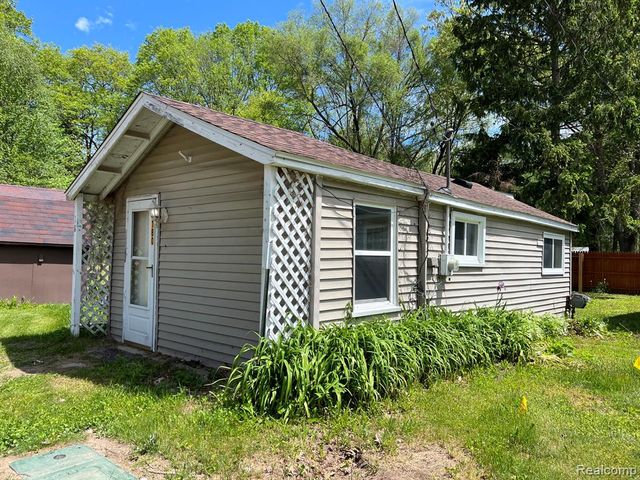 180 Fonda Drive, Columbiaville, MI 48421