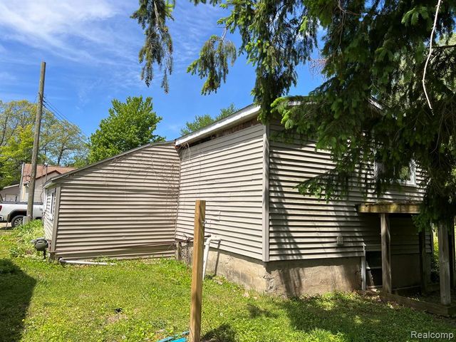 180 Fonda Drive, Columbiaville, MI 48421
