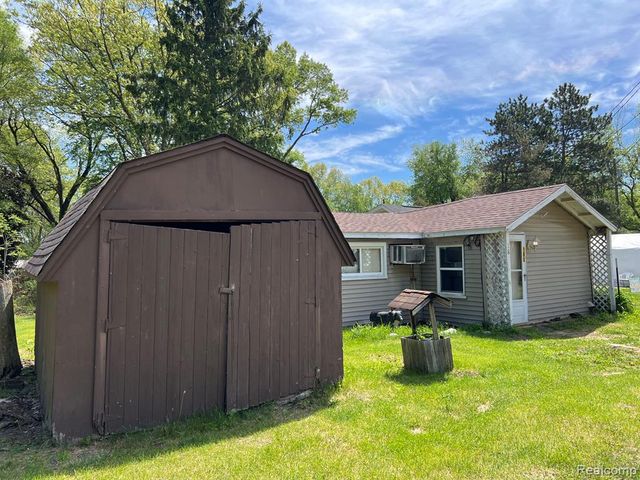 180 Fonda Drive, Columbiaville, MI 48421