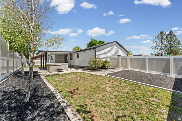 9712 S STONEHAVEN ST, South Jordan, UT 84009