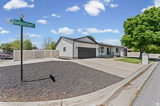 9712 S STONEHAVEN ST, South Jordan, UT 84009