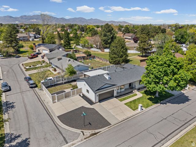 9712 S STONEHAVEN ST, South Jordan, UT 84009