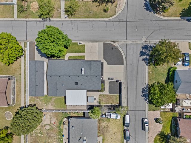 9712 S STONEHAVEN ST, South Jordan, UT 84009