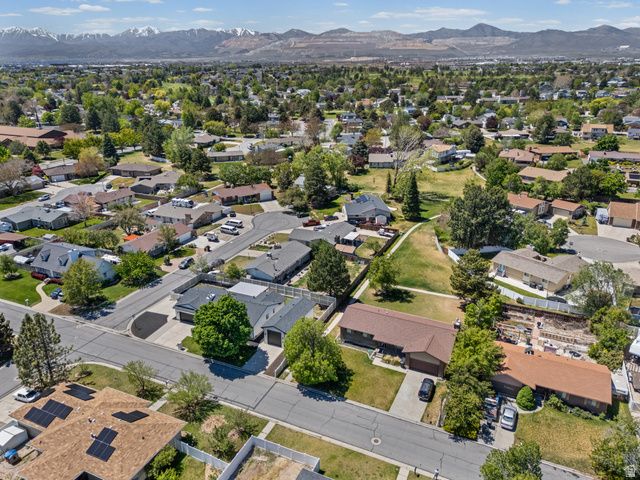 9712 S STONEHAVEN ST, South Jordan, UT 84009