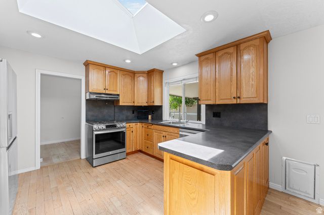 9712 S STONEHAVEN ST, South Jordan, UT 84009