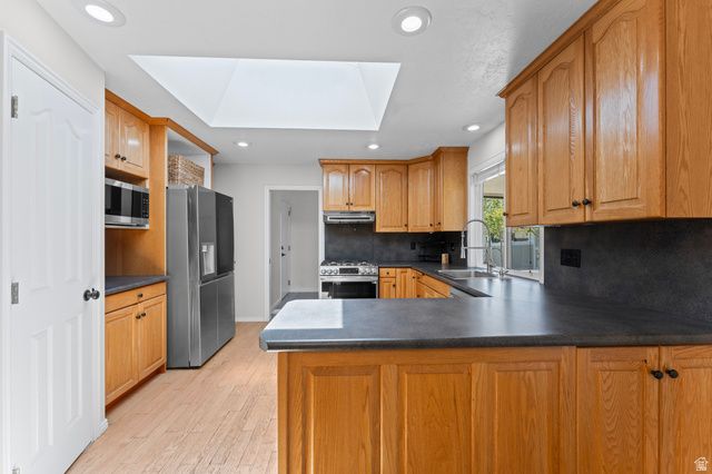 9712 S STONEHAVEN ST, South Jordan, UT 84009