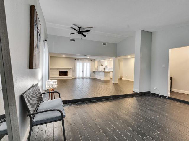 2123 Quail Valley East Drive, Missouri City, TX 77459