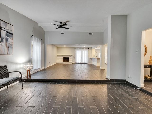 2123 Quail Valley East Drive, Missouri City, TX 77459