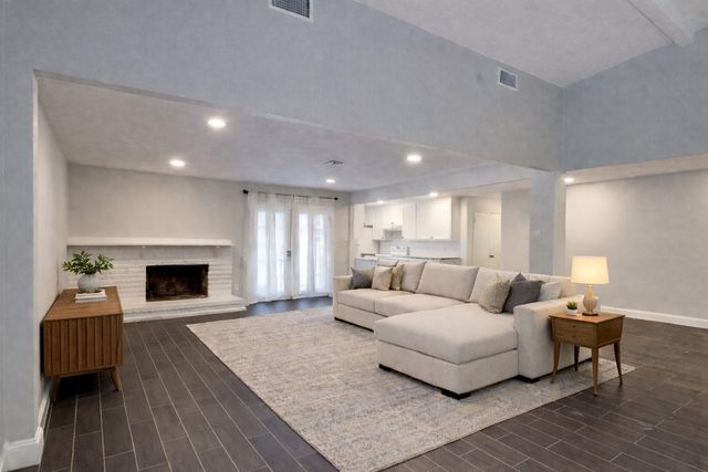 2123 Quail Valley East Drive, Missouri City, TX 77459