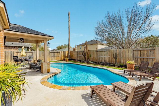 2905 Morning Cloud Court, Pearland, TX 77584