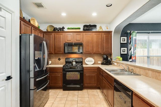 2905 Morning Cloud Court, Pearland, TX 77584