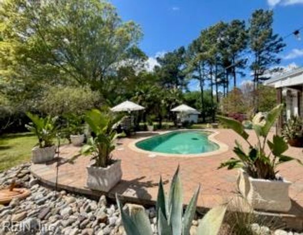 448 Knotts Island RD, Knotts Island, NC 27950